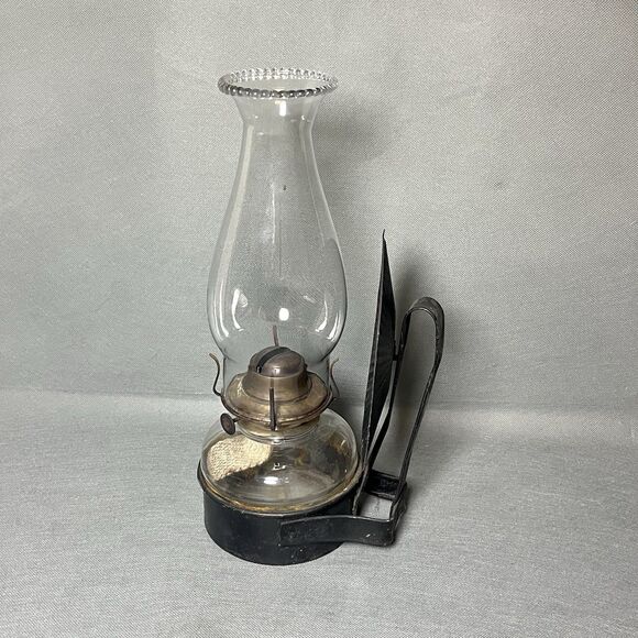 Antique 1900's Wall Mounted Oil Lamp with Glass Chimney-Eagle-Uranium-UV - Picture 4 of 14
